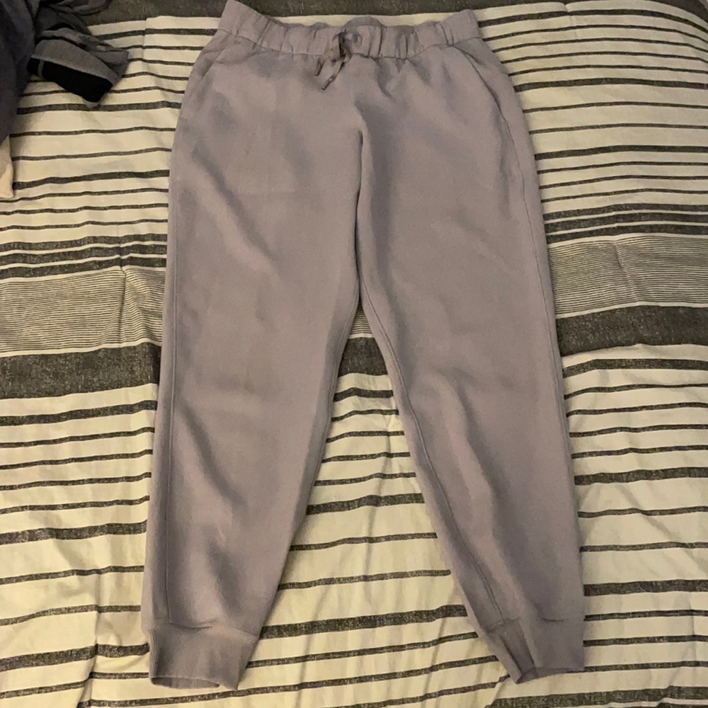 Lululemon on the fly jogger